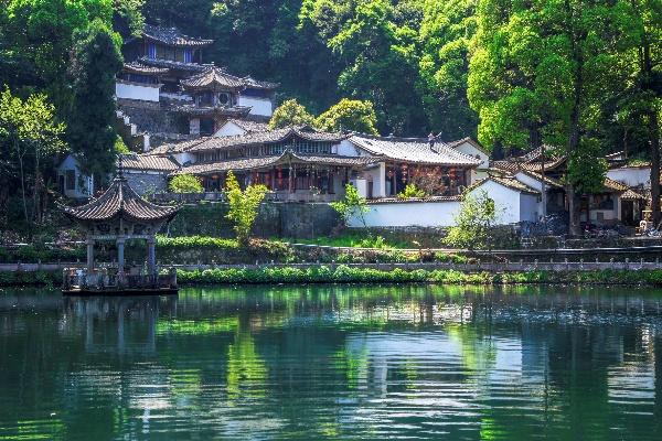 报团旅行云南_云南旅行社小包团_云南游便宜团旅行社怎么赚钱