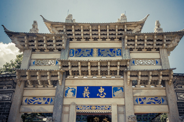 云南旅行社报团_云南旅游团坑人_云南旅行社纯玩跟团