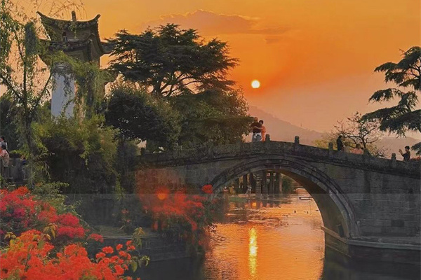 云南旅行社旅游线路_去云南玩报哪个旅行社_云南旅行社自由行安排