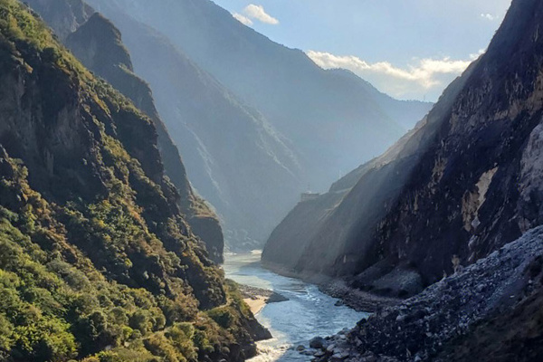 云南纯玩旅行社_云南旅行社报团_旅行社云南旅游