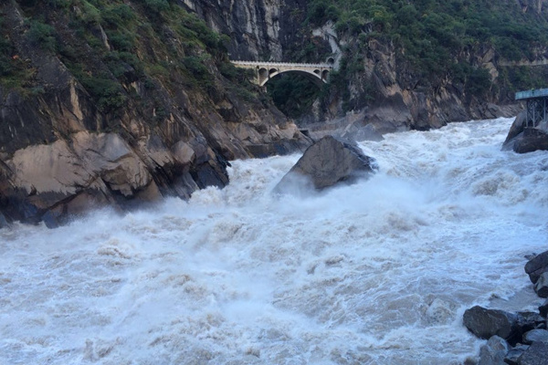 香格里拉落地游地接_香格里拉地陪_落地地接游香格里拉好吗