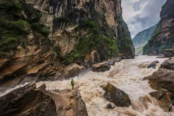 香格里拉到拖顶时刻表_香格里拉落地旅游全程托管_香格里拉拖鞋让拿走吗