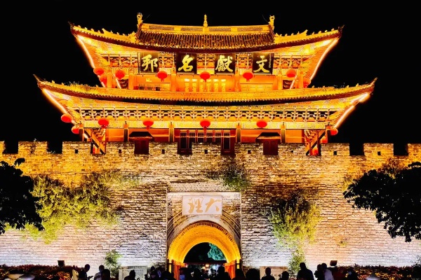 腾冲当地旅行社报团_腾冲旅行社定制游_腾冲旅行社旅游线路