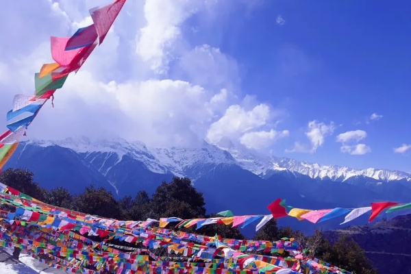大理崇圣寺三塔地接_大理崇圣寺三塔地震裂缝_大理寺三塔介绍
